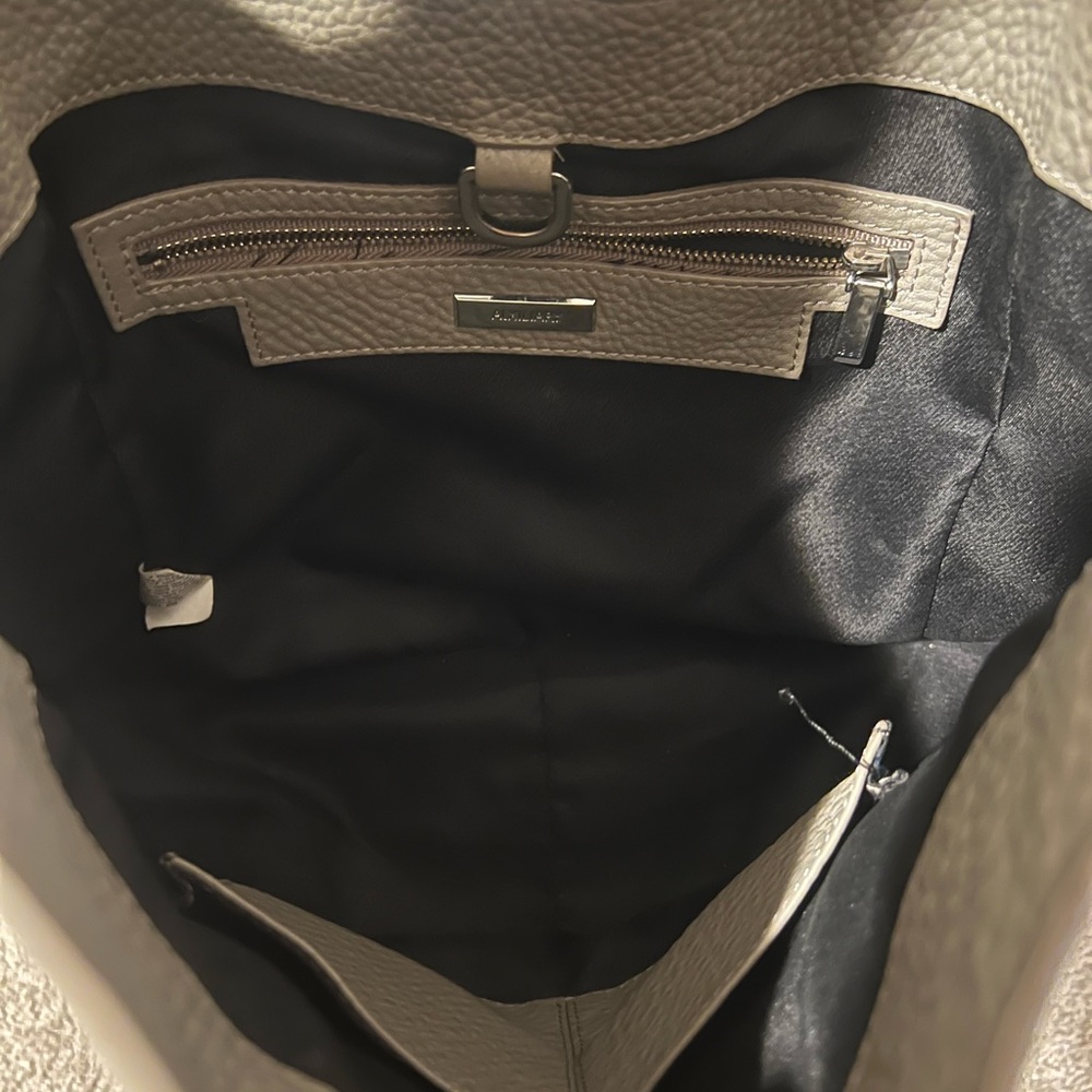 Aritzia Auxiliary Silo hobo bag- pebble grey - Picture 6 of 6